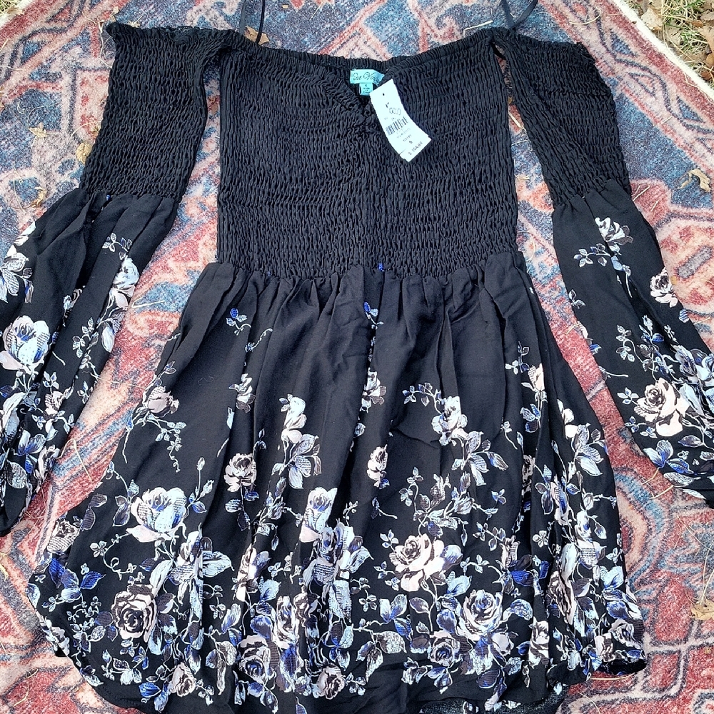 Black Floral Off-Shoulder Dress By Mint Vanilla Size s